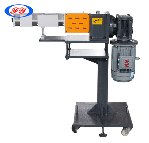 側向自動喂料機